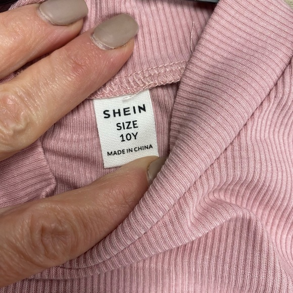 Girls adorable blouse. Size 10 - Picture 2 of 3